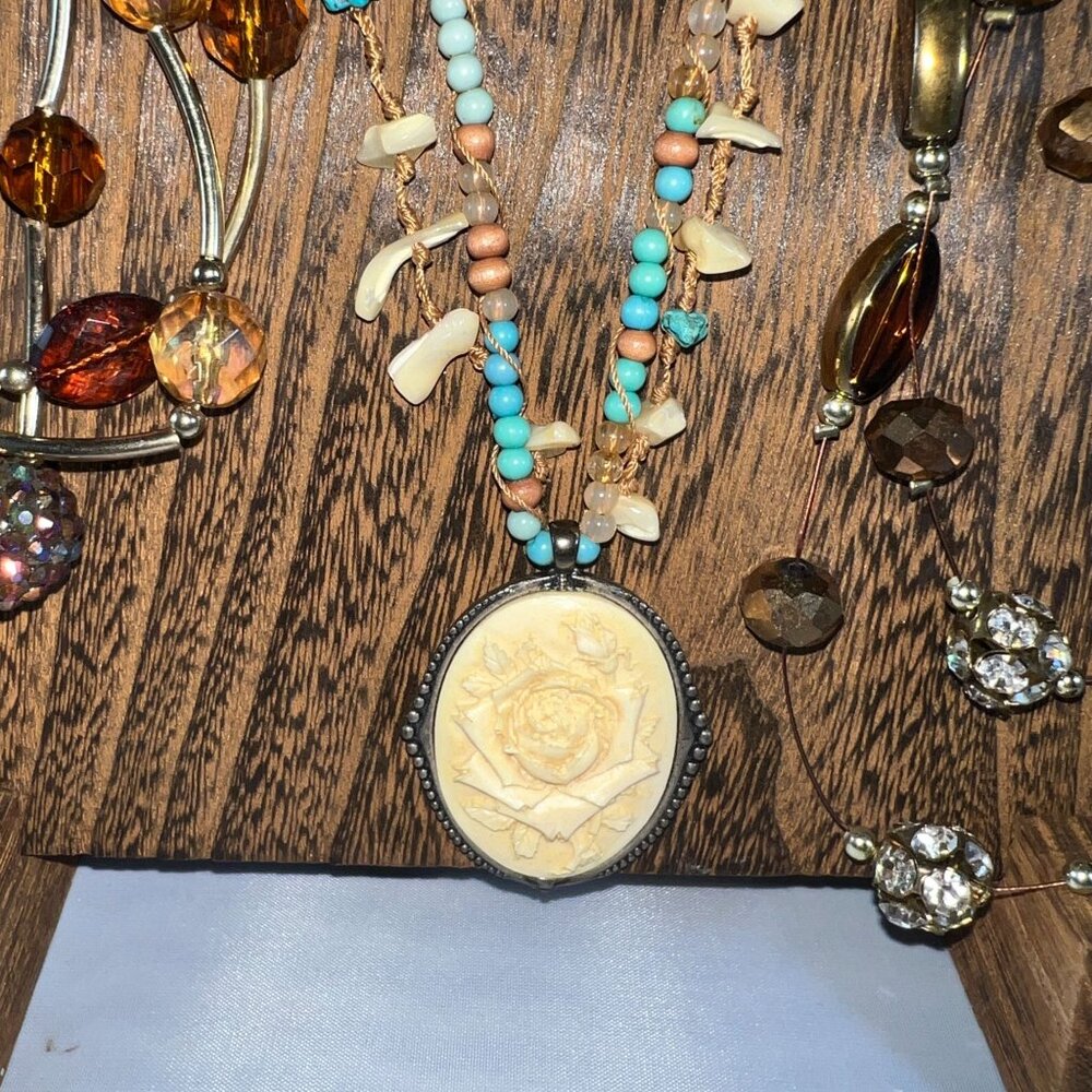 Vintage Beaded Necklace Set With Amber Tones Turquoise Accents & Rose Pendant On - Picture 3 of 4